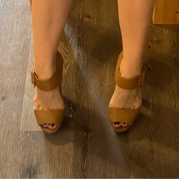 authentic brown louboutin heels - Picture 4 of 15